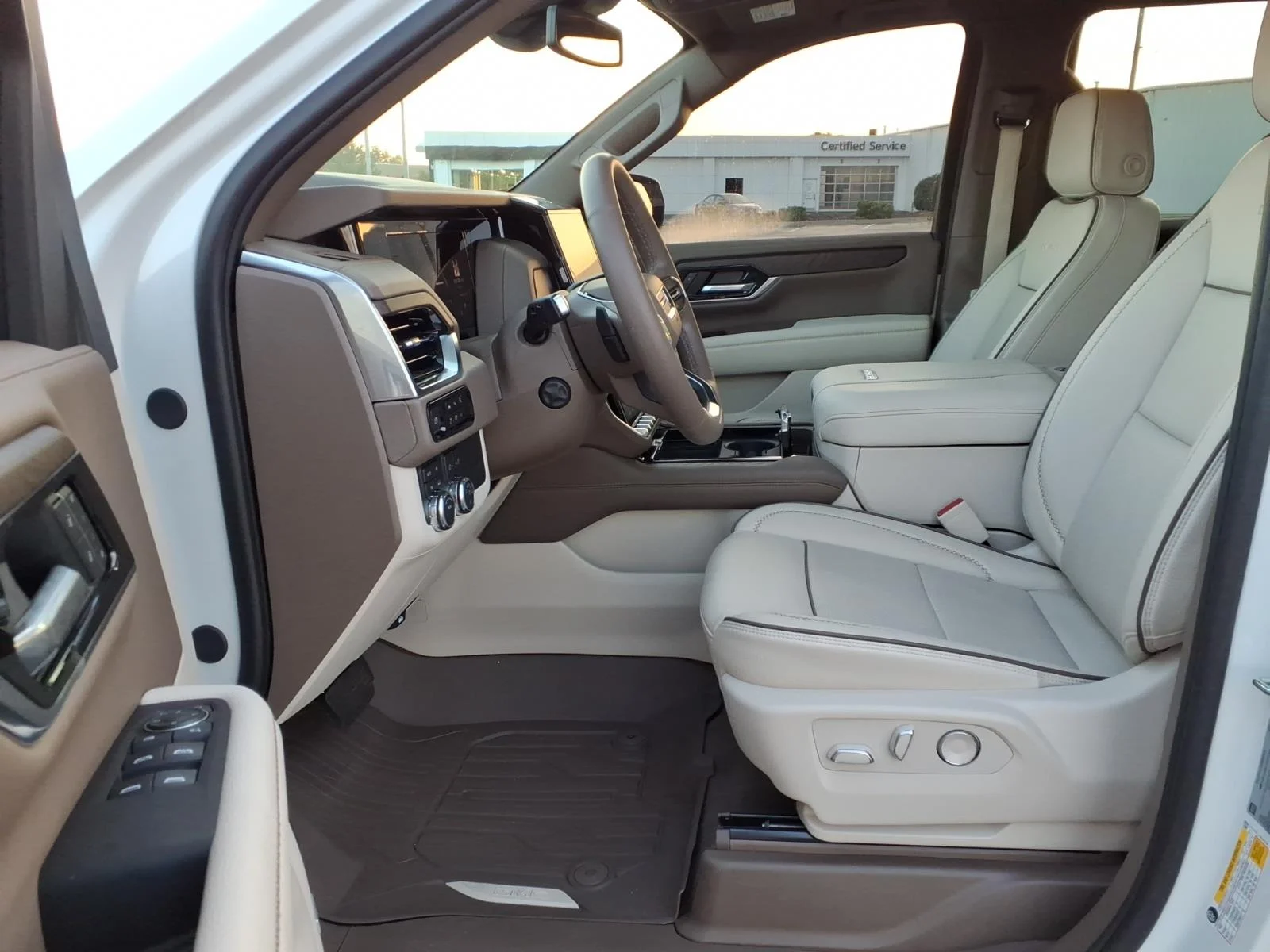 Used 2025 White GMC Denali image 20