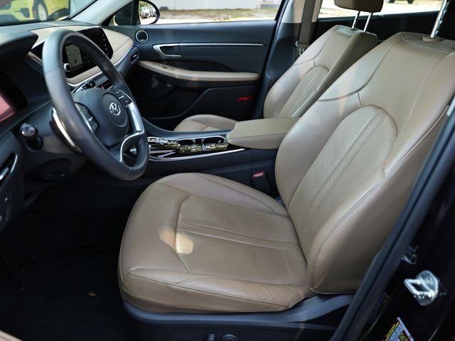Used 2021 Nocturne Black Hyundai Limited image 21