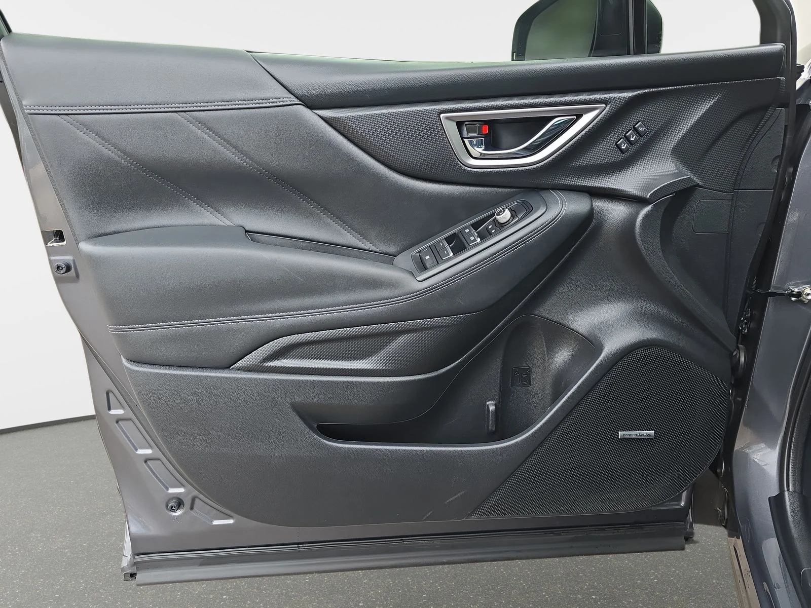 Used 2023 Gray Metallic Subaru Touring image 28