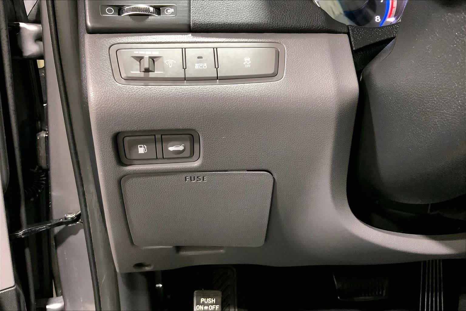 Used 2011 Harbor Gray Metallic Hyundai SE image 34