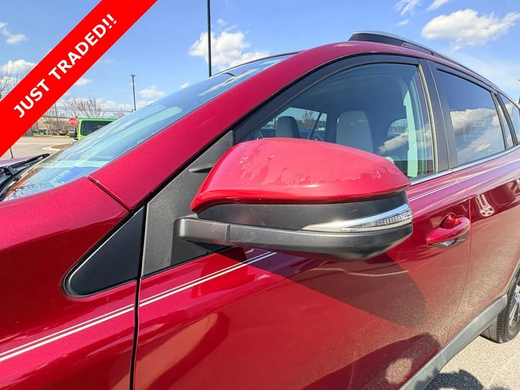 Used 2018 Red Toyota XLE image 16