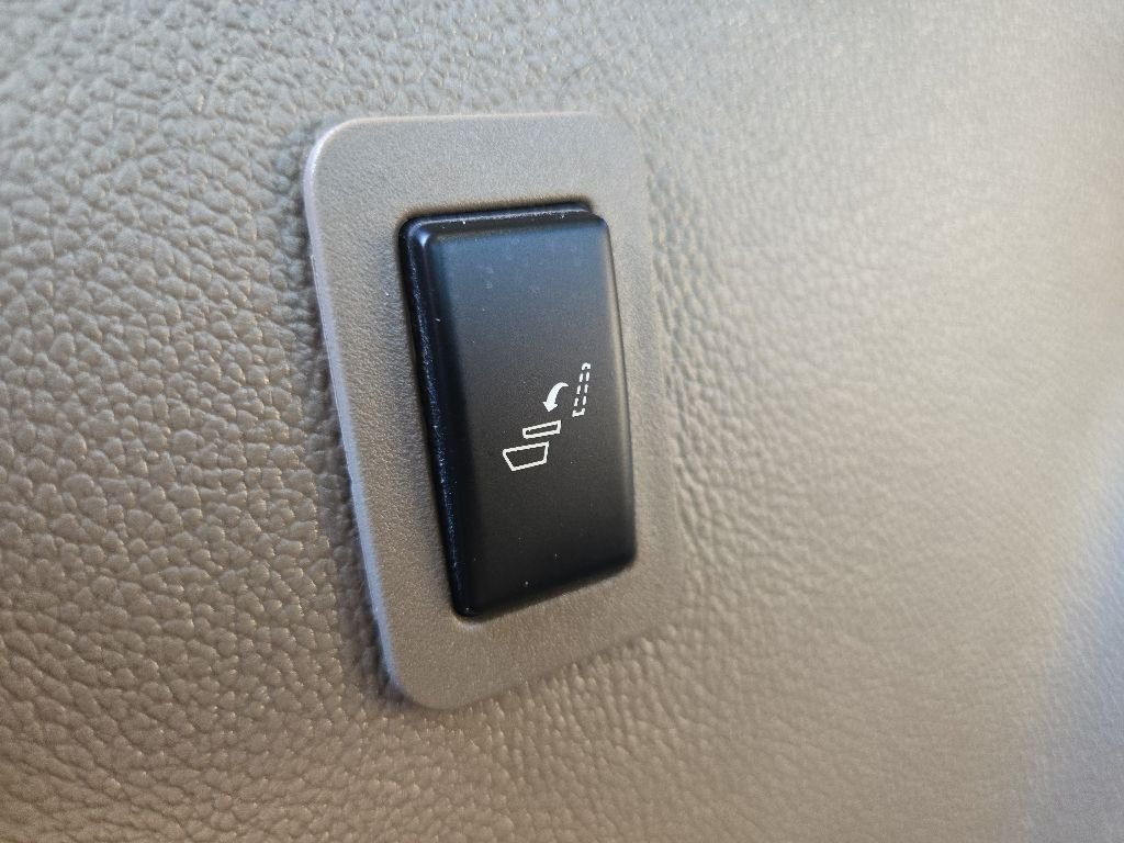 Used 2018 Gray Chevrolet Premier image 95