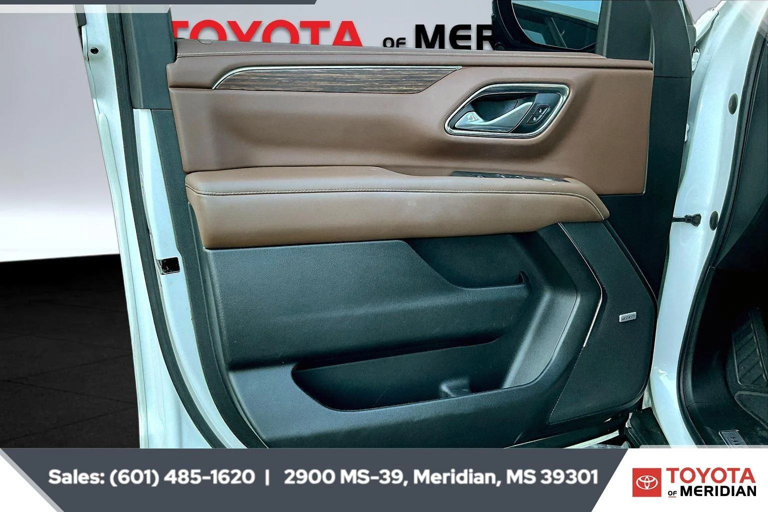 Used 2022 Iridescent Pearl Tricoat Chevrolet High Country image 16