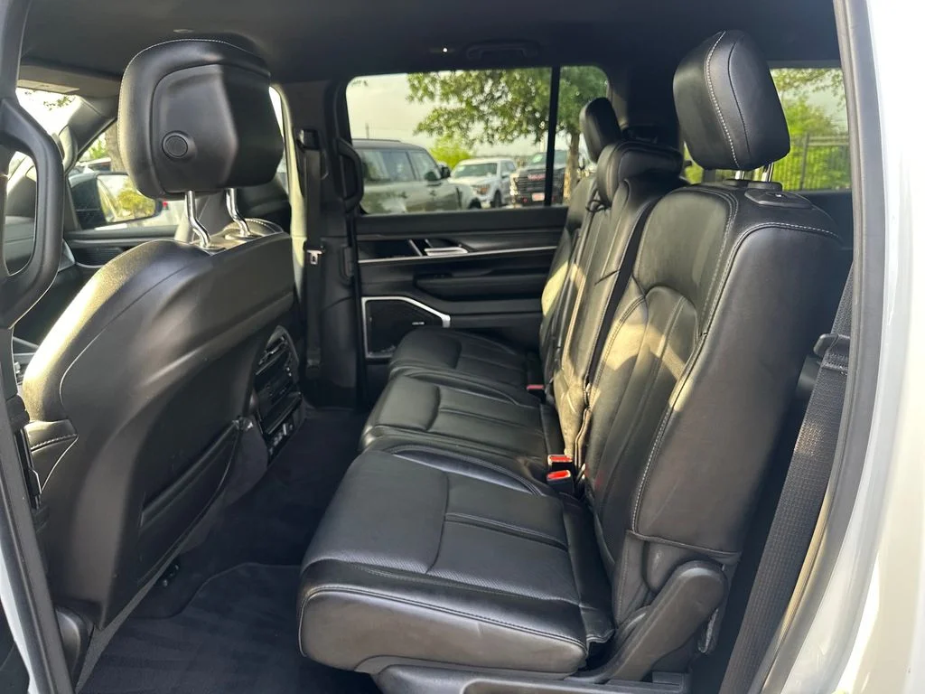 Used 2023 White Jeep Series II image 21