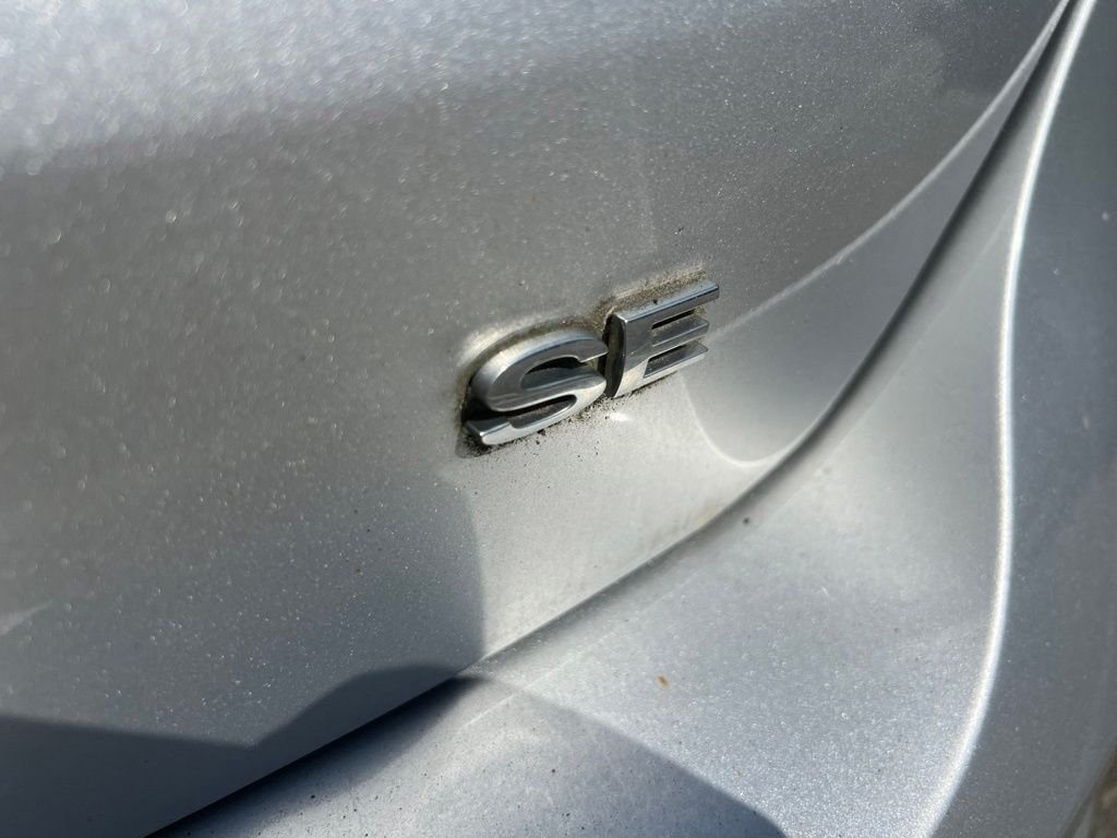Used 2015 Silver Ford SE image 4
