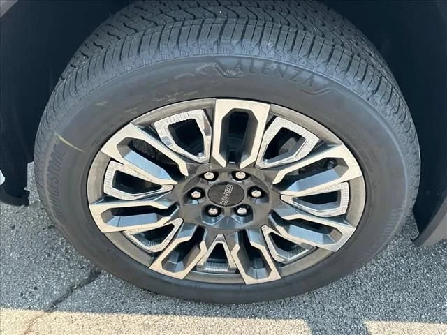 New 2026 Glacier White Tricoat GMC Denali Ultimate image 18