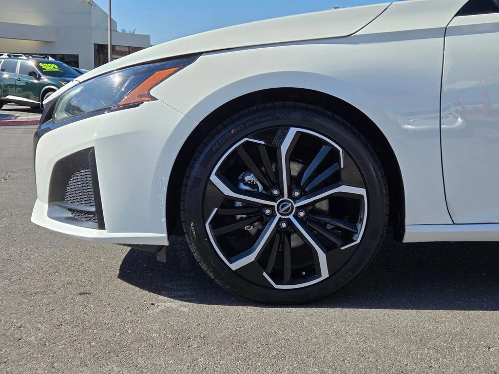 2024 Nissan Altima SR - Photo 9