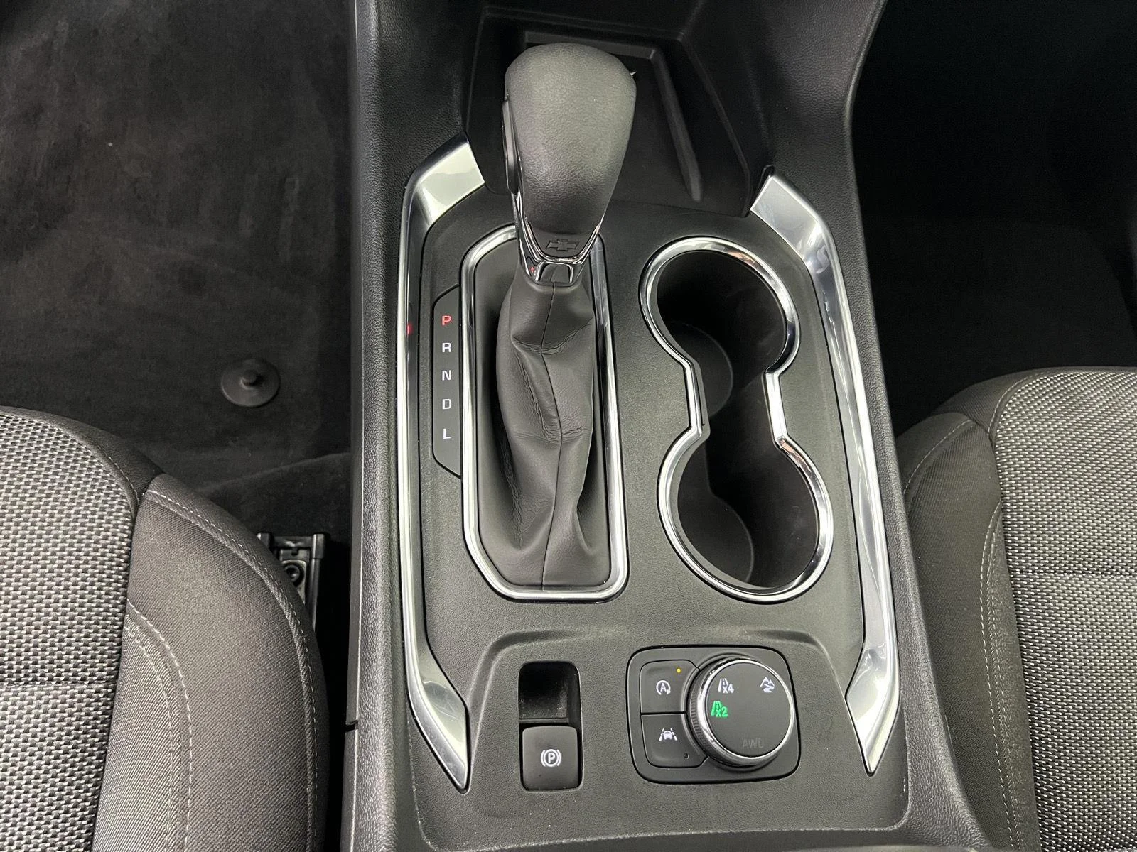 Used 2023 Sterling Gray Metallic Chevrolet LT Cloth image 17
