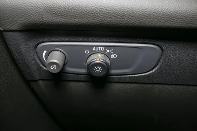 Used 2022 Gray Buick Essence image 35