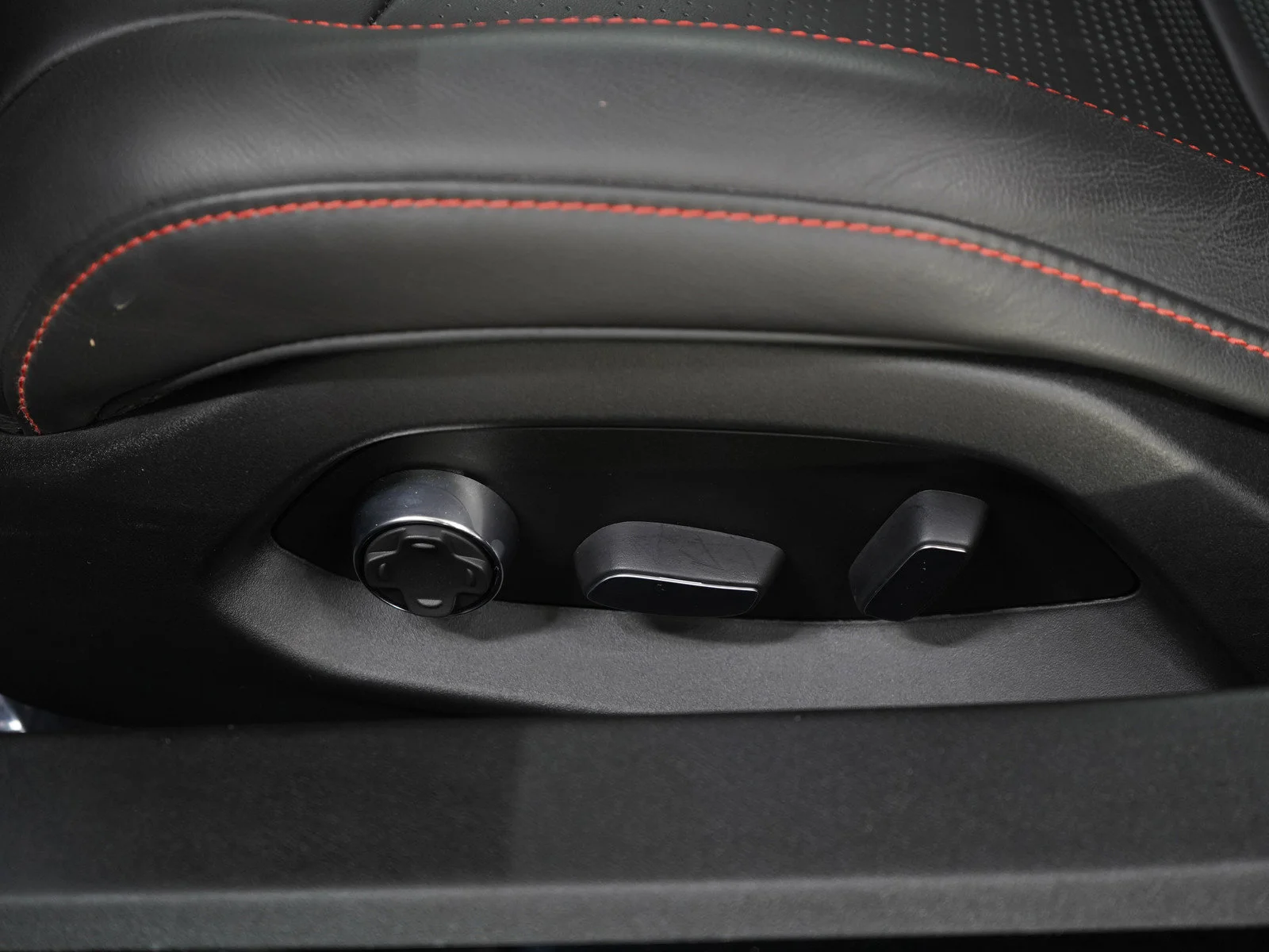 Used 2020 Black Chevrolet Stingray image 20