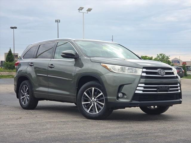 Certified Used 2017 ALUMINA JADE METAL Toyota  image 2