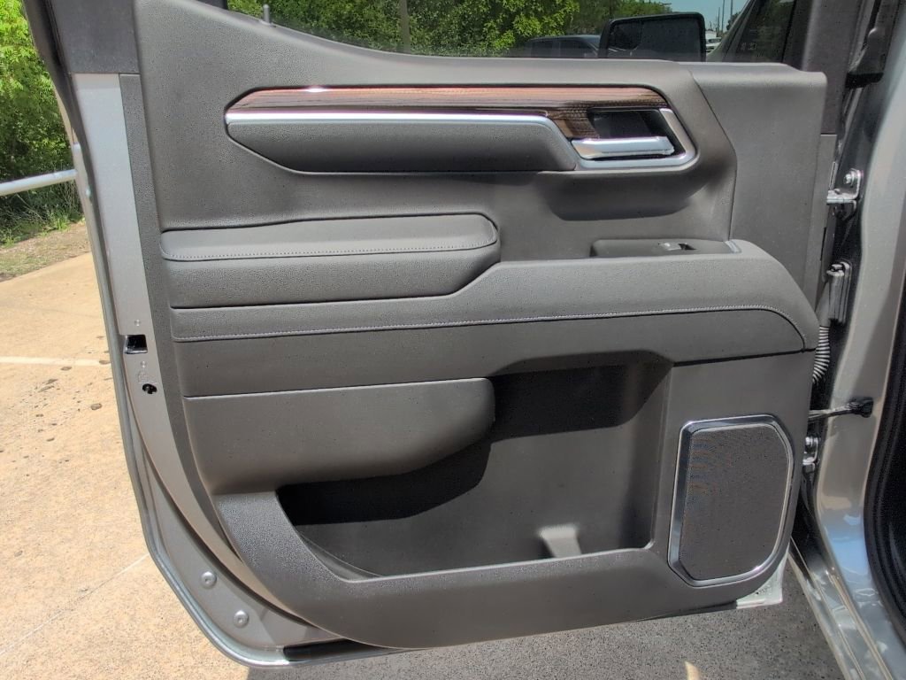 New 2026 Sterling Gray Metallic Chevrolet RST image 9