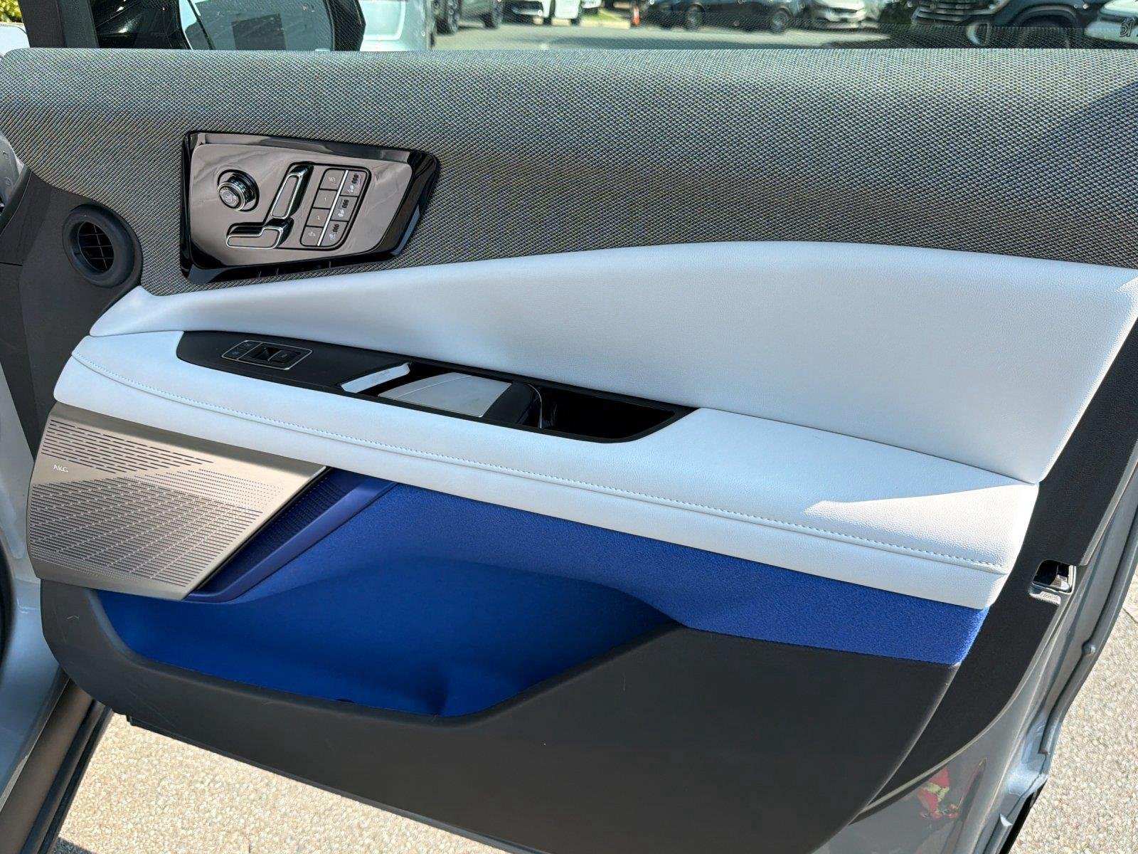 Used 2025 Argent Silver Metallic Cadillac Sport image 37