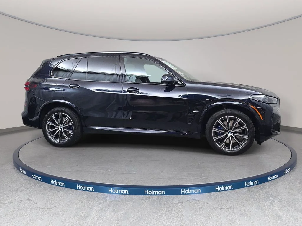 Used 2025 Carbon Black Metallic BMW xDrive40i image 4