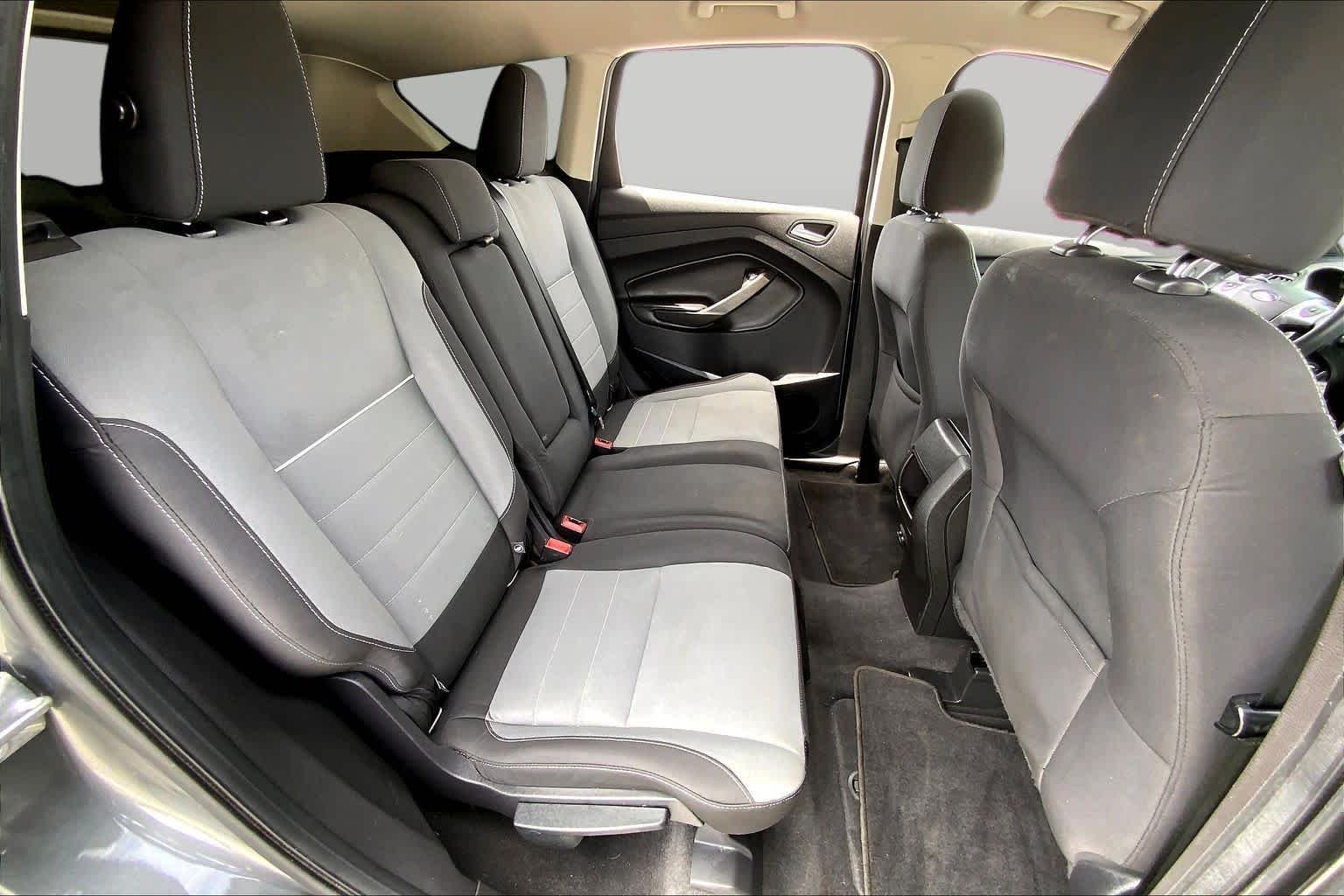 Used 2014 Sterling Gray Metallic Ford SE image 19