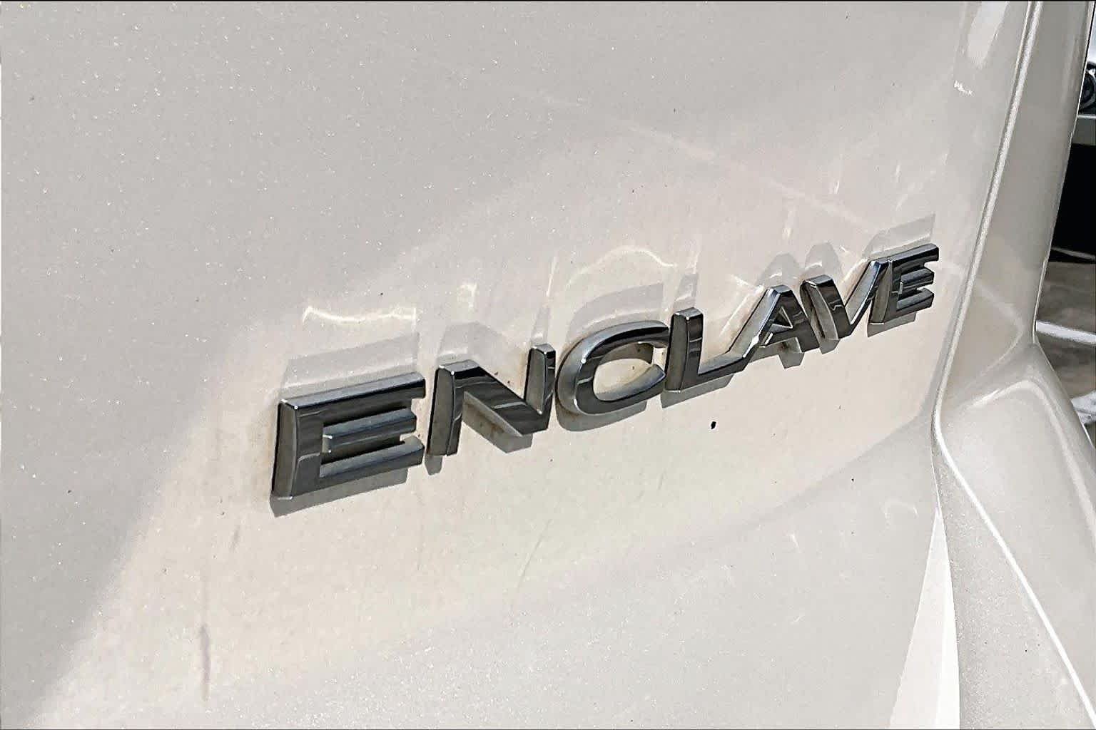 Used 2013 White Diamond Tricoat Buick Premium image 9