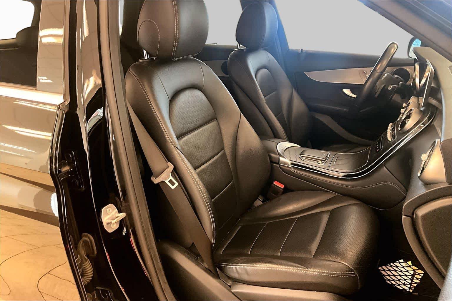 Used 2020 Black Mercedes-Benz GLC 300 image 8