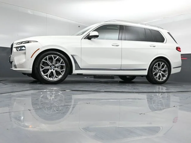 Used 2023 White BMW xDrive40i image 41