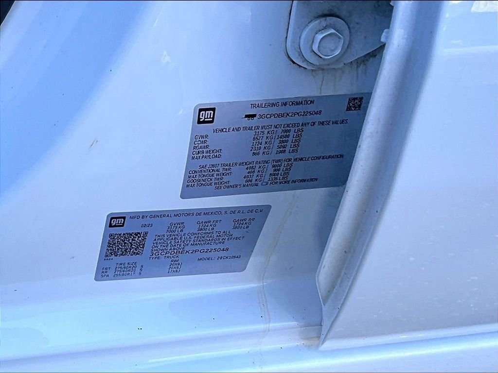 Used 2023 White Chevrolet Custom image 34