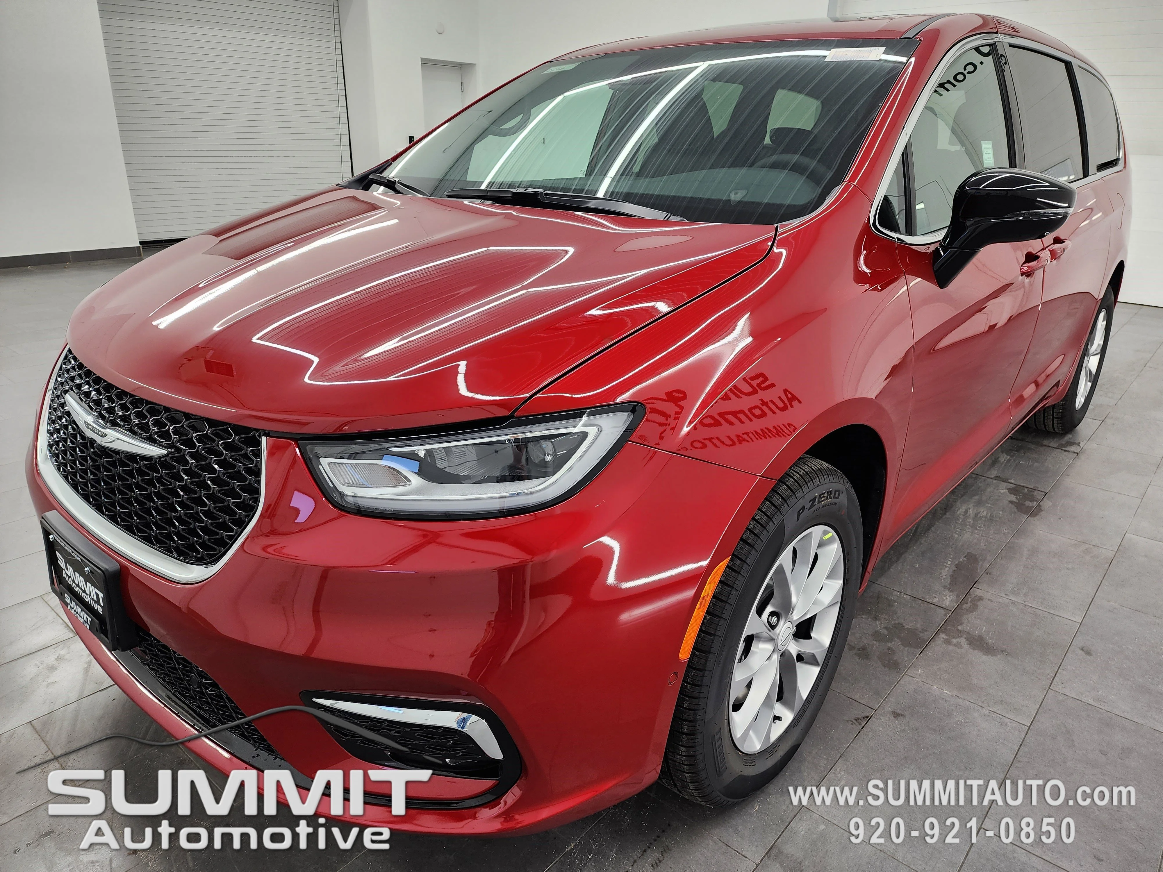 New 2026 Red Hot Pearl-Coat Exterior Paint Chrysler Select image 7