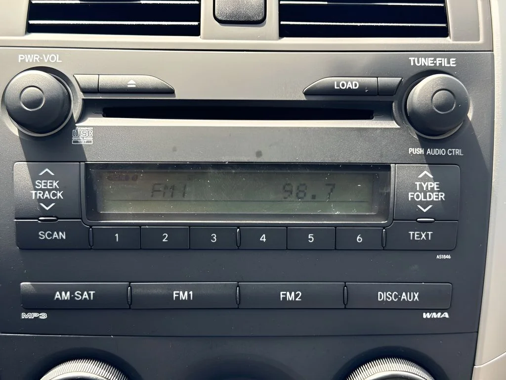 Used 2009 Gray Toyota Base image 8