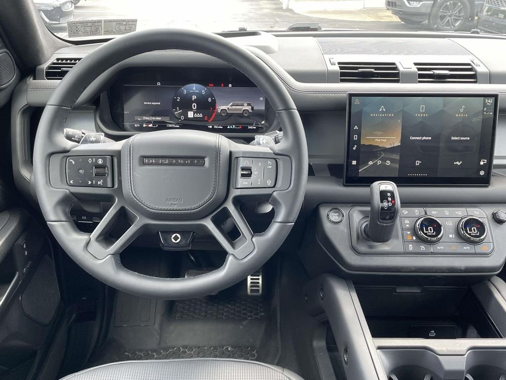 Certified Used 2025 Gondwana Stone Metallic Land Rover OCTA image 23