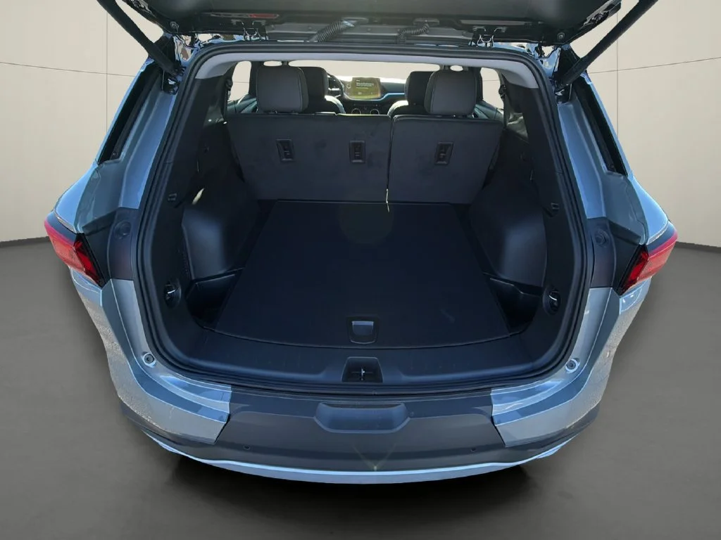 New 2026 Sterling Gray Metallic Chevrolet 3LT image 11