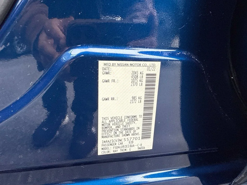 Used 2022 Deep Blue Pearl Nissan SV image 17