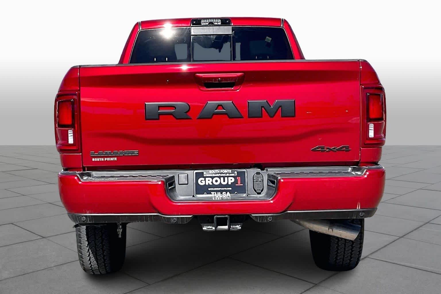 New 2026 Molten Red Pearl-Coat Exterior Paint RAM Laramie image 4