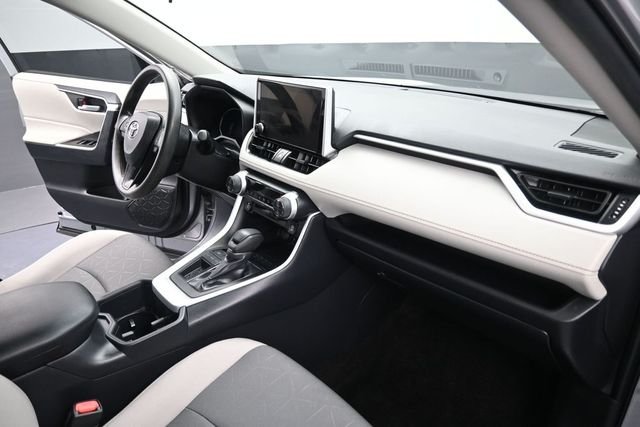 Used 2025 Silver Toyota XLE image 16