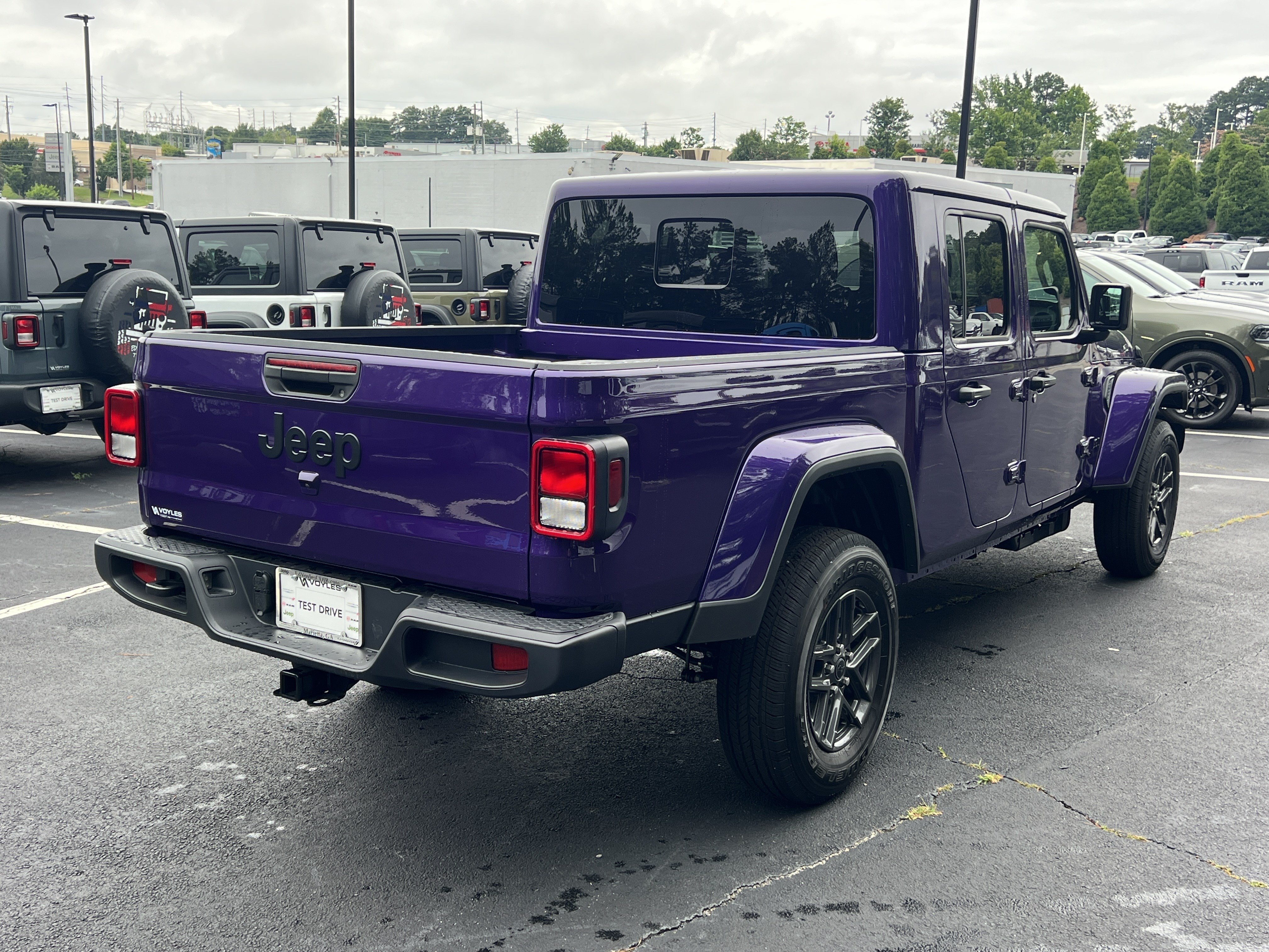 New 2026 Reign Jeep Sport S image 8