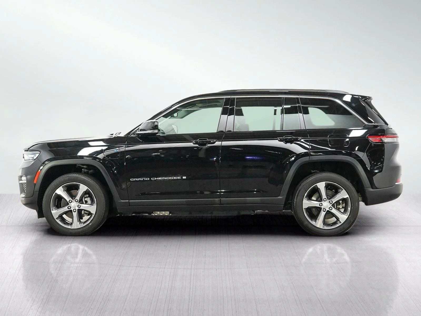 Used 2024 Jeep Grand Cherokee 4xe with VIN 1C4RJYB67RC711937 for sale in Hopkins, Minnesota