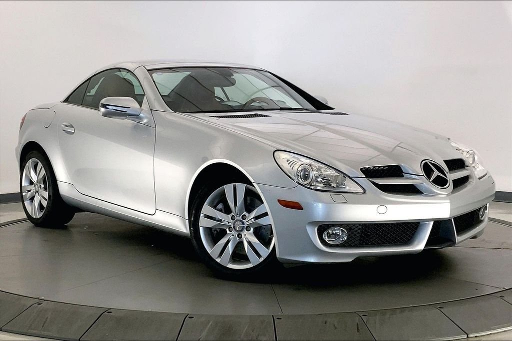 Used 2010  Mercedes-Benz SLK 350 image 29