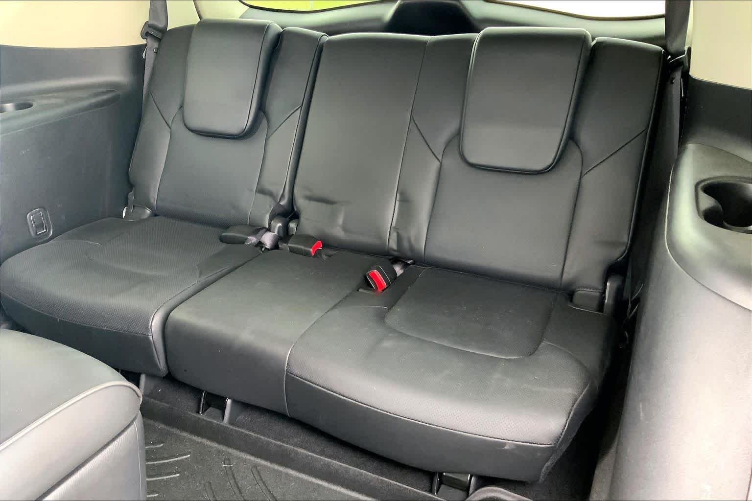Used 2019 Liquid Platinum INFINITI LUXE image 36