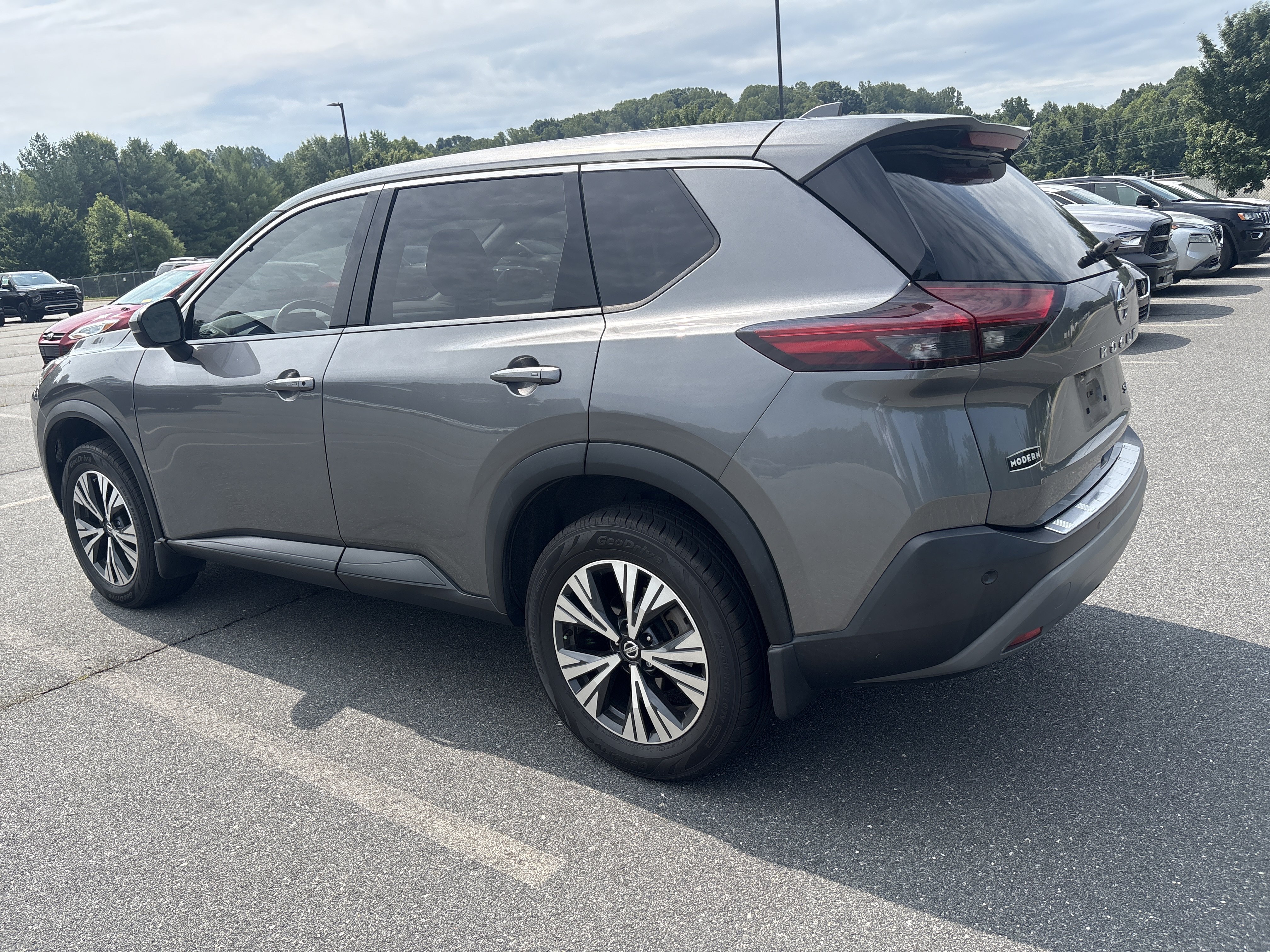 Used 2021 Gun Metallic Nissan SV image 3