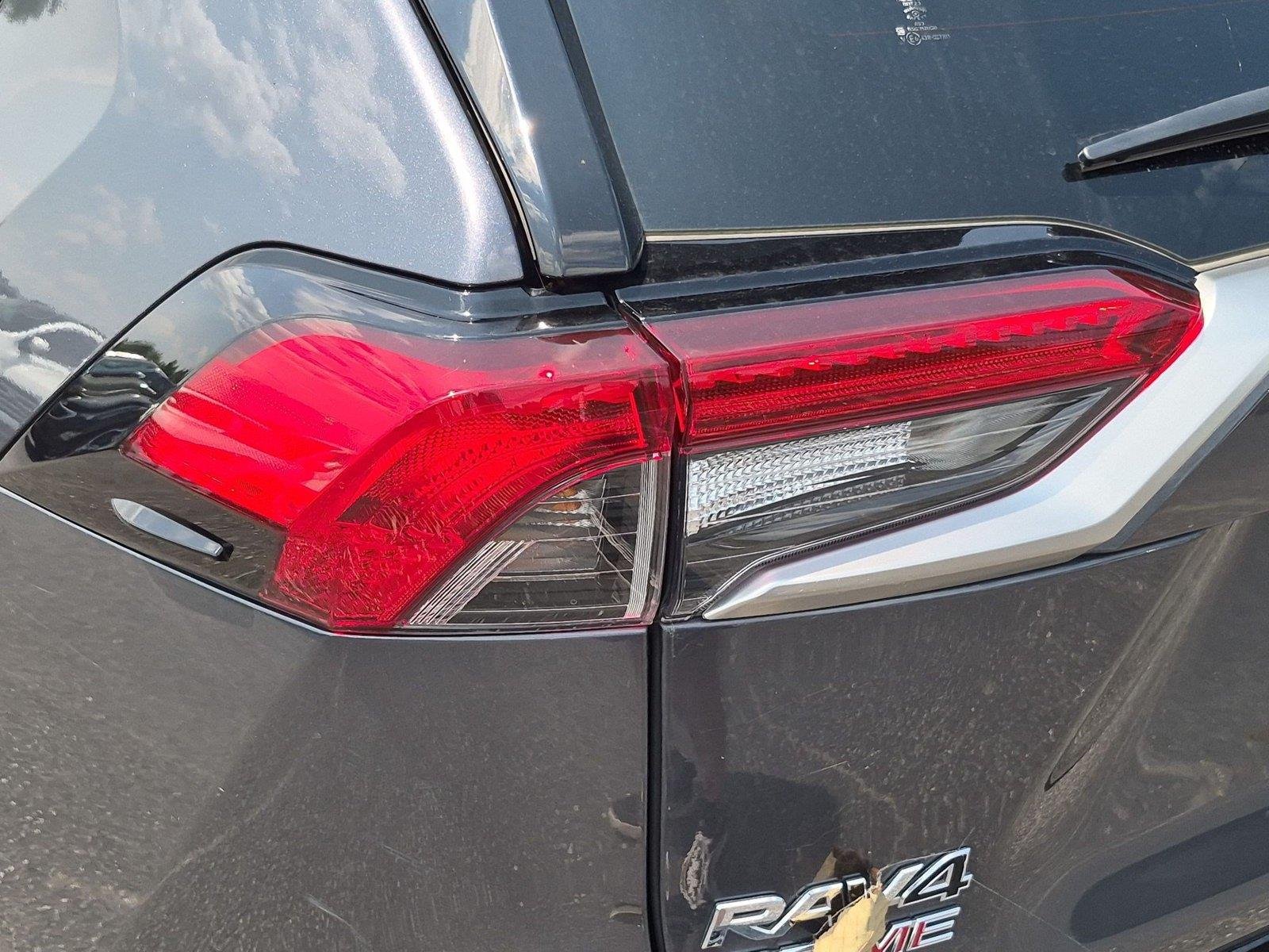 Used 2022  Toyota XSE image 12