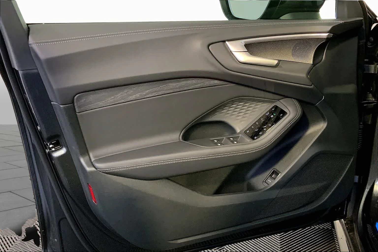 New 2026 Daytona Gray pe Audi Premium Plus image 10