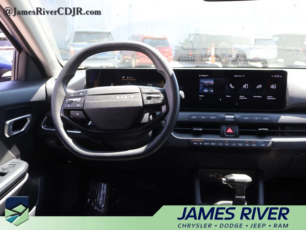 Used 2025 Blue Kia LXS image 18