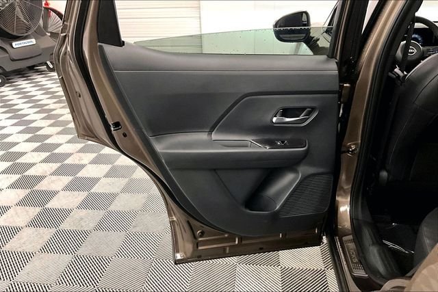 New 2026 Canyon Bronze Nissan SR image 32