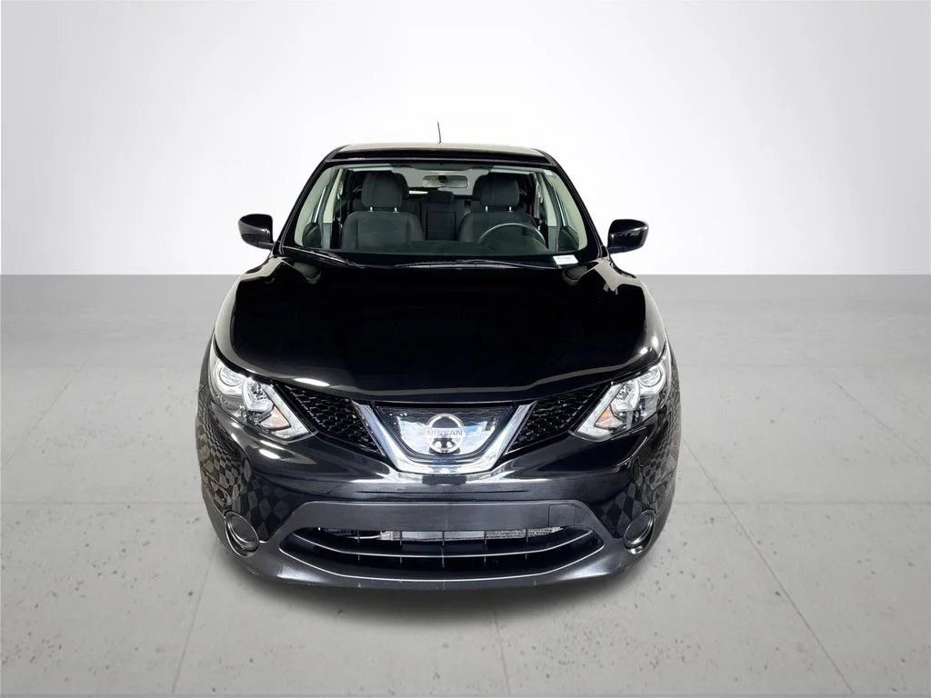 Used 2019 Black Nissan S image 3
