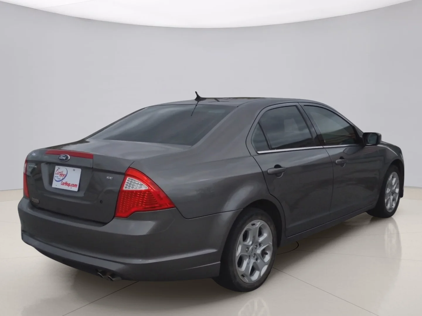 Used 2010 Gray Ford SE image 5