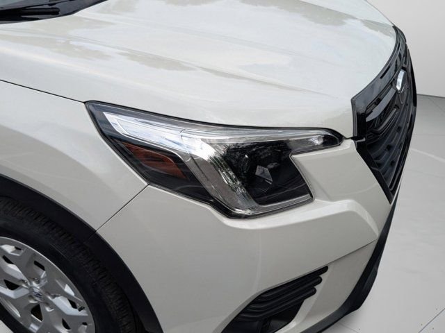 Used 2023 White Subaru Base image 24