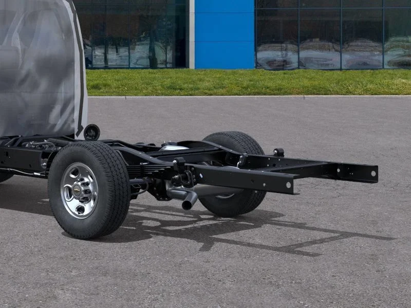New 2026 Summit White Chevrolet 1WT image 17