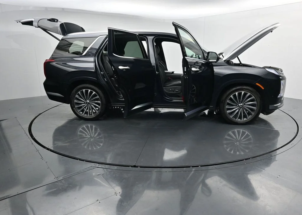Used 2024 White Hyundai Calligraphy image 36