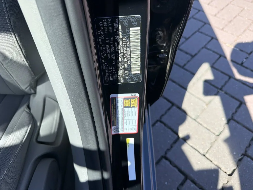 Used 2023 Black Hyundai SEL image 31