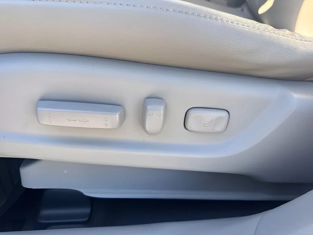 Used 2018 Silver Acura Advance Package image 10