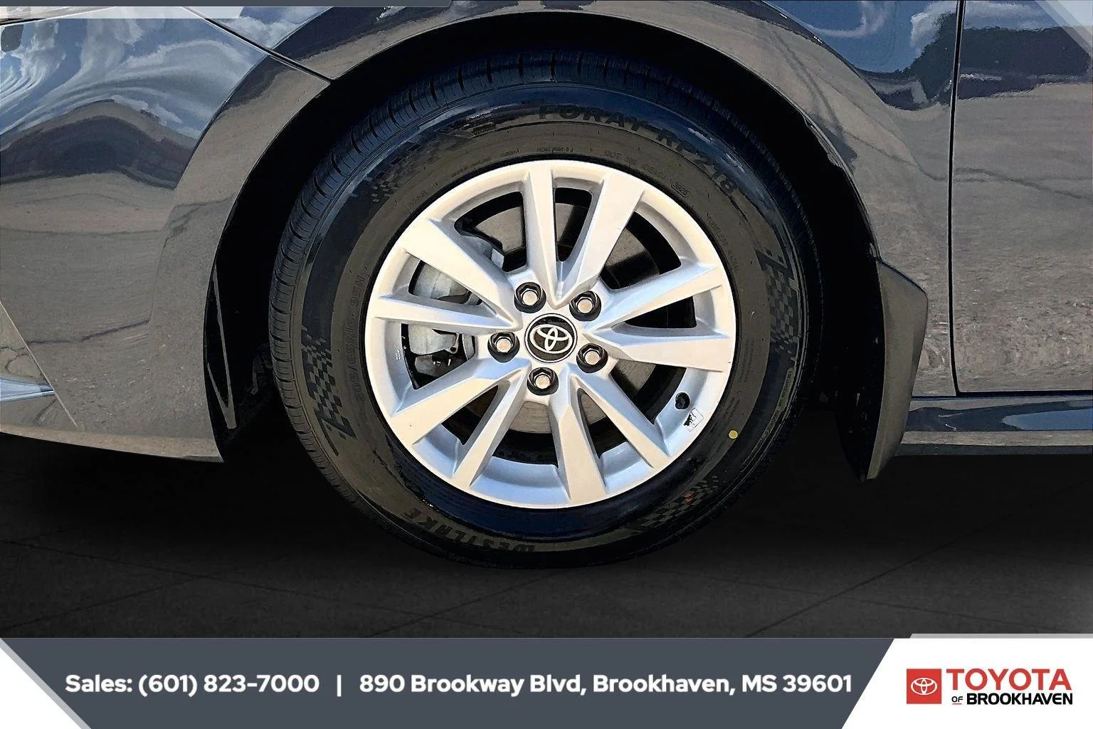 Used 2025 Underground Toyota LE image 7