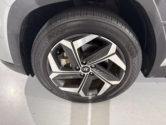 Used 2022 Silver Hyundai Limited image 4