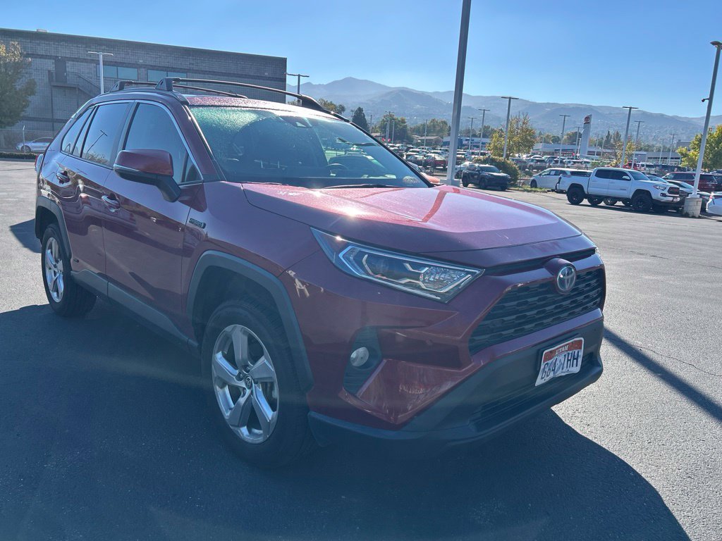 Used 2021 Pearl Toyota XLE Premium image 2