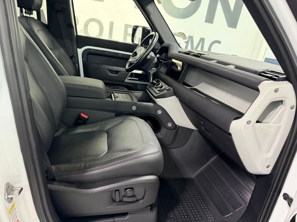 2023 Land Rover Defender SE - Photo 29